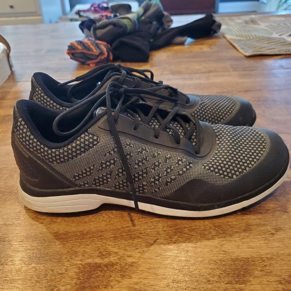 Adidas women's alphaflex golf shoe 7